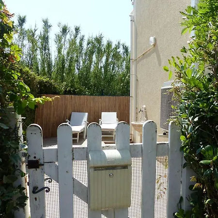Mazet Climatise Avec Terrasse Au Lavandou - Fr-1-308-78 بيت للعطل *