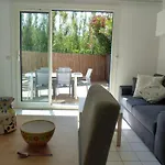 Semesterbostad Mazet Climatise Avec Terrasse Au Lavandou - Fr-1-308-78 *