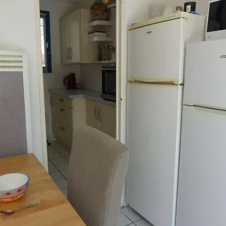 Mazet Climatise Avec Terrasse Au Lavandou - Fr-1-308-78 르 라방두
