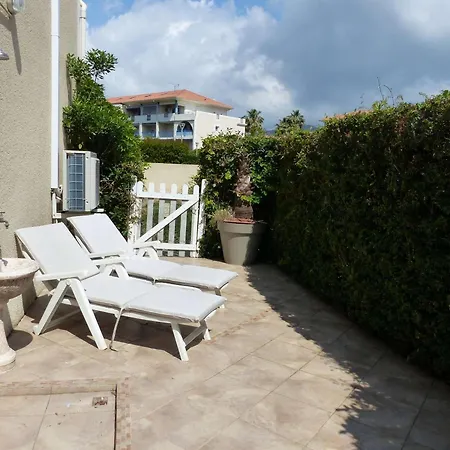 Mazet Climatise Avec Terrasse Au Lavandou - Fr-1-308-78 르 라방두