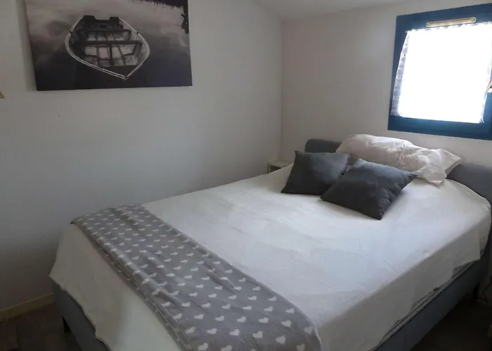 Mazet Climatise Avec Terrasse Au Lavandou - Fr-1-308-78 *