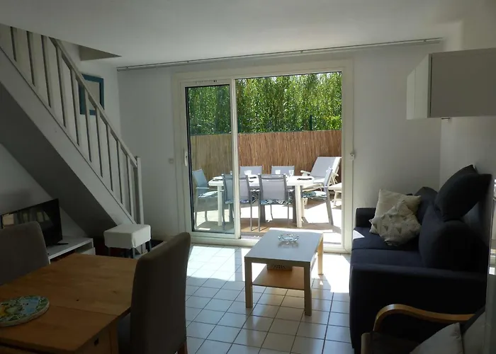 Mazet Climatise Avec Terrasse Au Lavandou - Fr-1-308-78 *