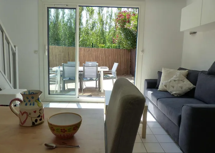 Semesterbostad Mazet Climatise Avec Terrasse Au Lavandou - Fr-1-308-78 *